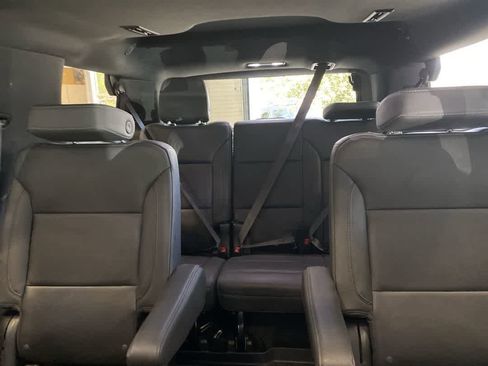 Used 2022 Chevrolet Tahoe Z71 w/ Luxury Package AWD/4WD image 14