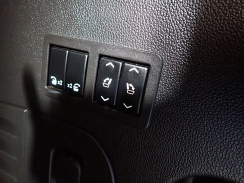 Used 2015 GMC Yukon SLT w/ Open Road Package AWD/4WD image 20