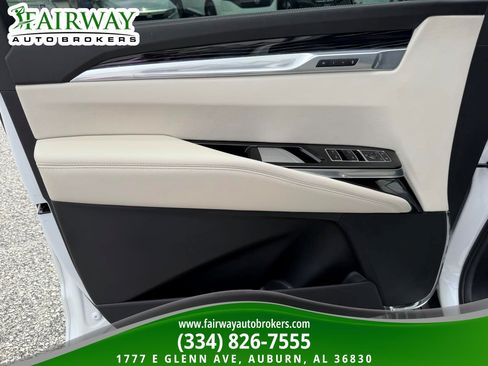 Used 2025 Cadillac Escalade Sport w/ Touring Package AWD/4WD image 10