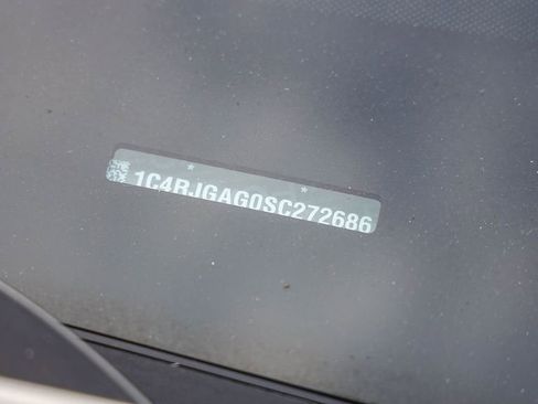 Used 2025 Jeep Grand Cherokee Laredo X image 29