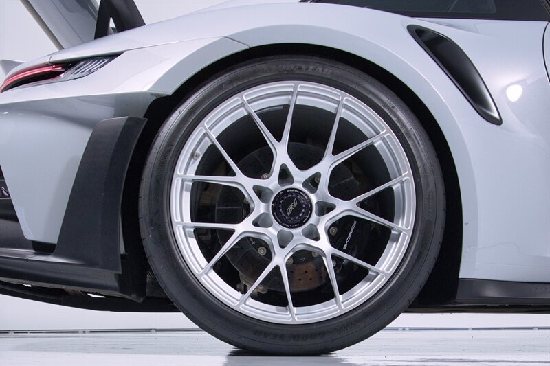 Used 2025 Porsche 911 GT3 RS RWD image 16