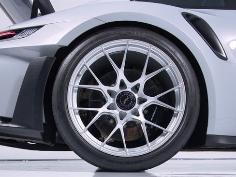 Used 2025 Porsche 911 GT3 RS RWD image 16