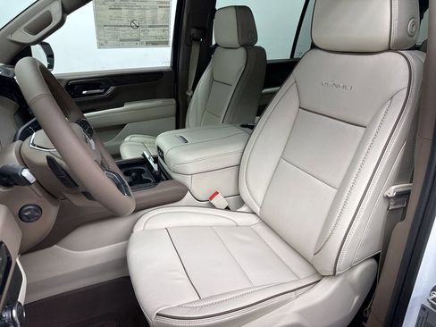 New 2026 GMC Yukon XL Denali image 9