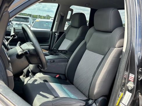 Used 2017 Toyota Tundra SR5 AWD/4WD image 7