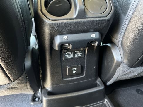 Used 2021 Jeep Wrangler Unlimited Sahara AWD/4WD image 21