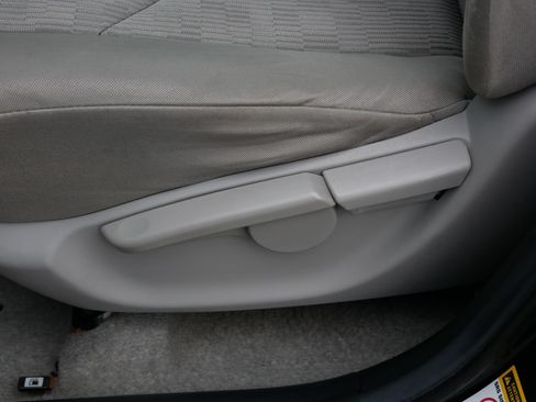 Used 2010 Toyota RAV4 4WD image 18
