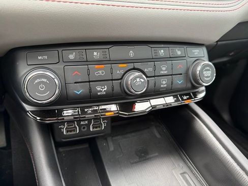 Used 2023 Dodge Durango GT RWD image 33