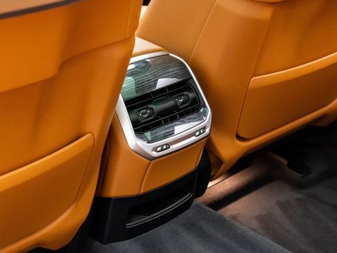 New 2026 BMW 740i xDrive w/ Premium Package image 20