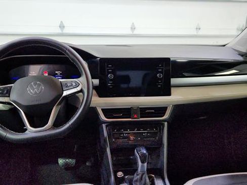 Used 2025 Volkswagen Taos SE image 23