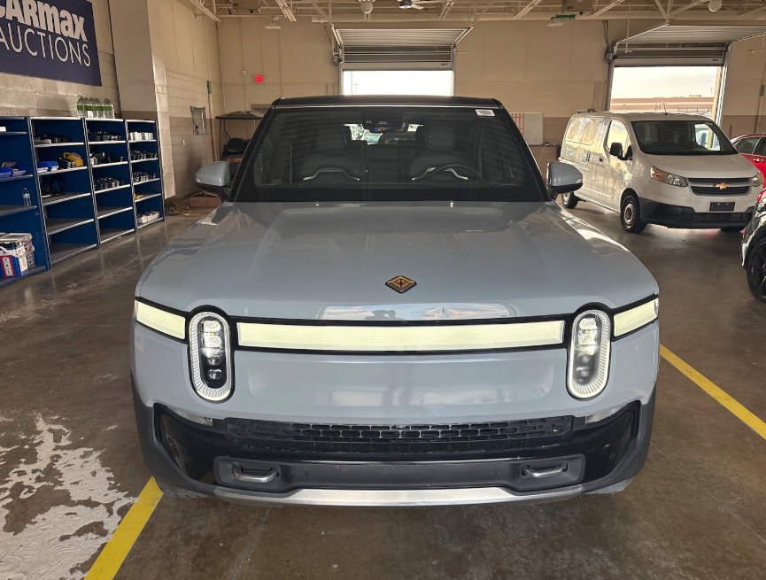 Used 2023 Rivian R1S Launch Edition Quad AWD/4WD image 3