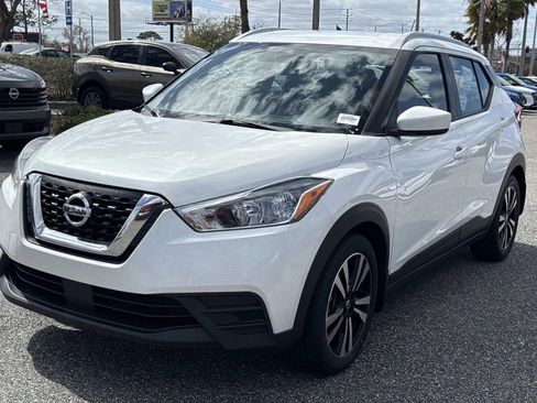 Certified 2020 Nissan Kicks SV image 8