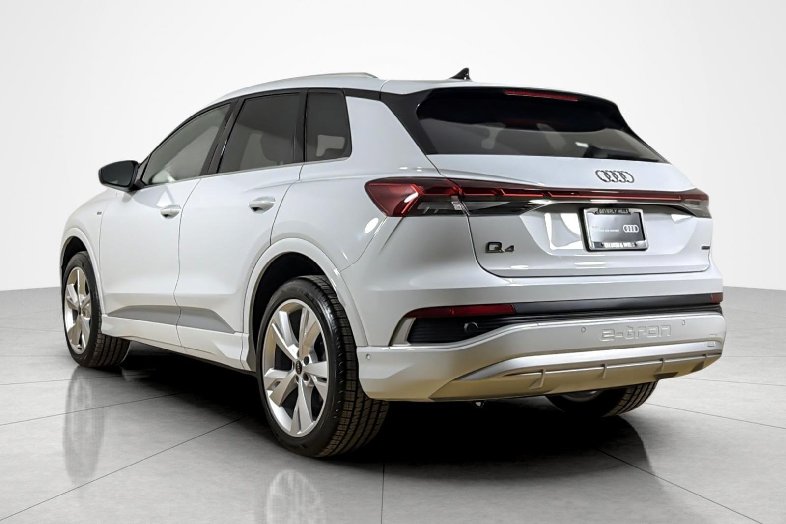 Certified 2023 Audi Q4 e-tron Prestige AWD/4WD image 3