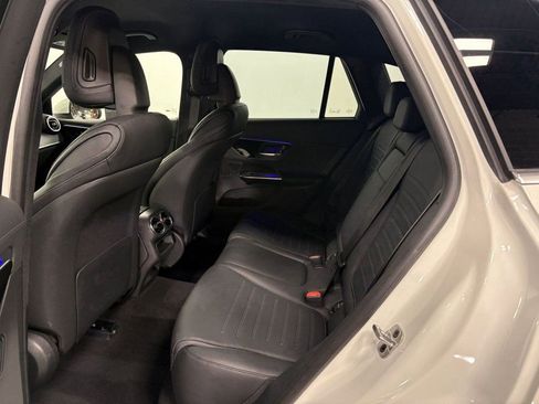 Used 2025 Mercedes-Benz GLC 350e 4MATIC w/ AMG Line image 23