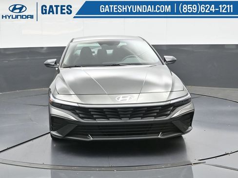 Used 2025 Hyundai Elantra Sport image 5