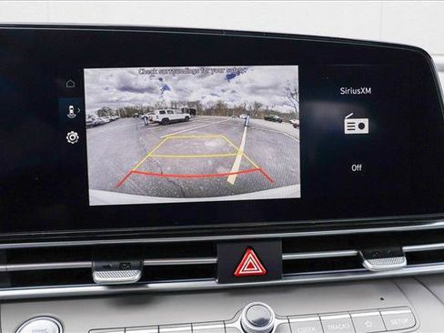 New 2025 Hyundai Elantra SEL image 18