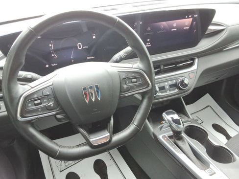 Used 2024 Buick Envista Preferred w/ Convenience I Package FWD image 12