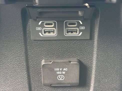 Used 2023 Jeep Wrangler Unlimited Sahara AWD/4WD image 21