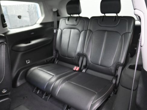 Used 2025 Chevrolet Trax ACTIV FWD image 18