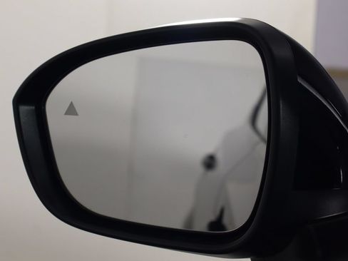 Used 2023 Nissan Ariya FWD image 39