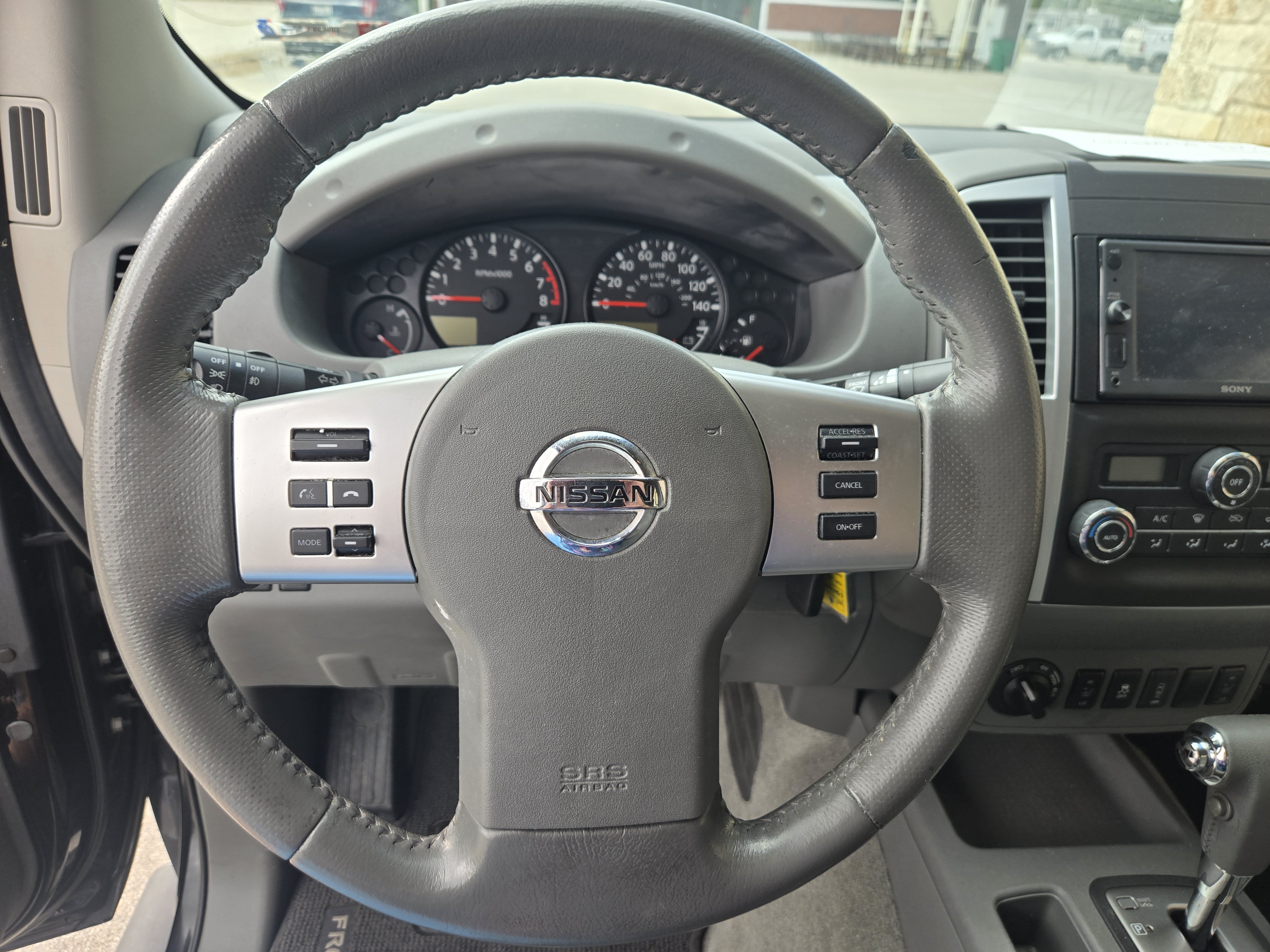 Used 2018 Nissan Frontier SV w/ Value Truck Package AWD/4WD image 12