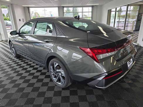 New 2026 Hyundai Elantra Limited FWD image 5