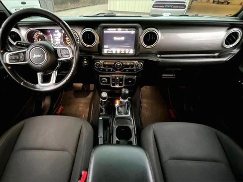 Used 2020 Jeep Wrangler Unlimited Sahara w/ Uconnect 4C Nav & Sound Group image 7