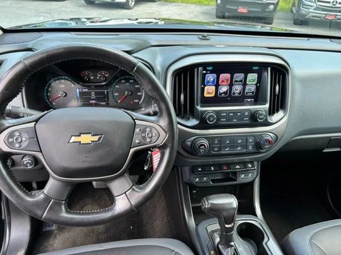 Used 2018 Chevrolet Colorado Z71 AWD/4WD image 16