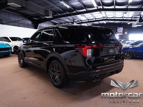 Used 2025 Ford Explorer ST AWD/4WD image 5