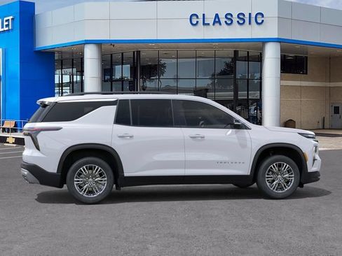 New 2027 Chevrolet Traverse LT w/ Driver Confidence Package FWD image 5