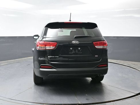 Used 2017 Kia Sorento L FWD image 11