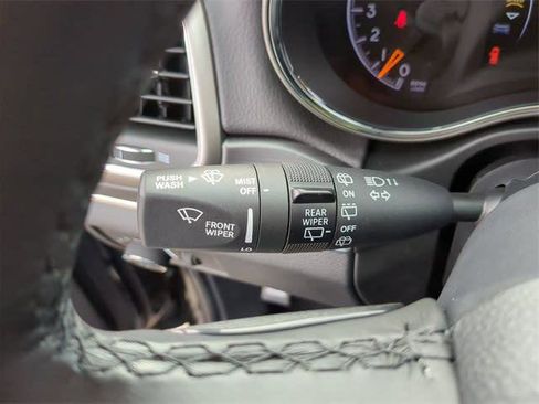 Certified 2021 Jeep Grand Cherokee Limited AWD/4WD image 29