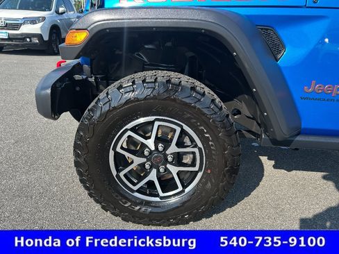 Used 2024 Jeep Wrangler Unlimited Rubicon w/ Safety Group AWD/4WD image 33