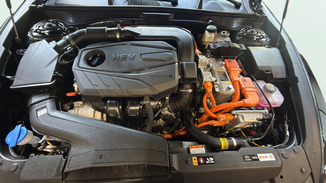 Used 2025 Hyundai Sonata Limited FWD image 31