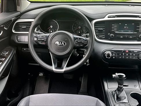 Used 2018 Kia Sorento L FWD image 7
