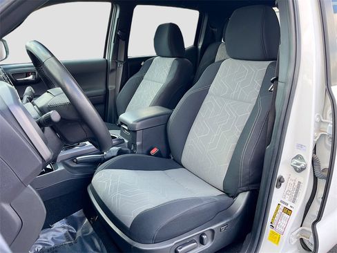 Used 2023 Toyota Tacoma TRD Off-Road w/ Advanced Technology Package image 20