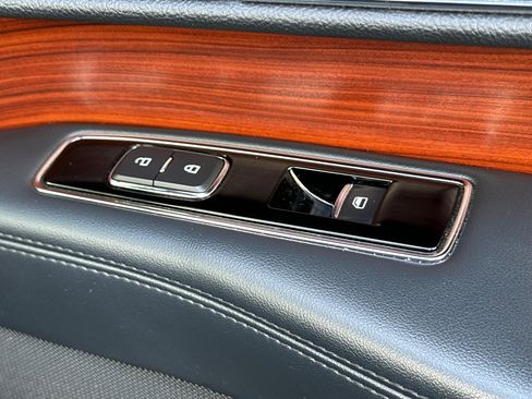 Used 2022 Lincoln Navigator Reserve image 23