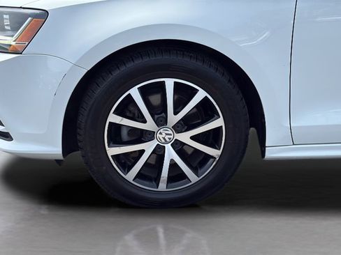 Used 2017 Volkswagen Jetta SE image 22