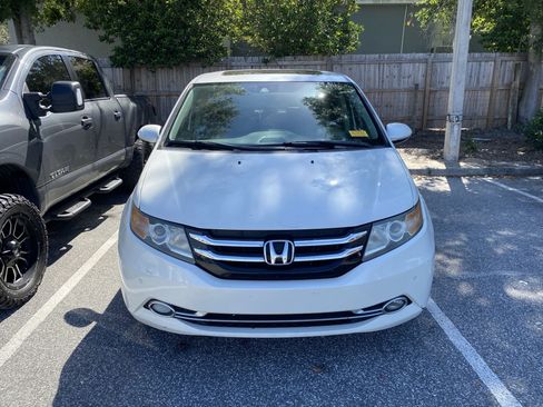 Used 2016 Honda Odyssey Touring Elite image 14