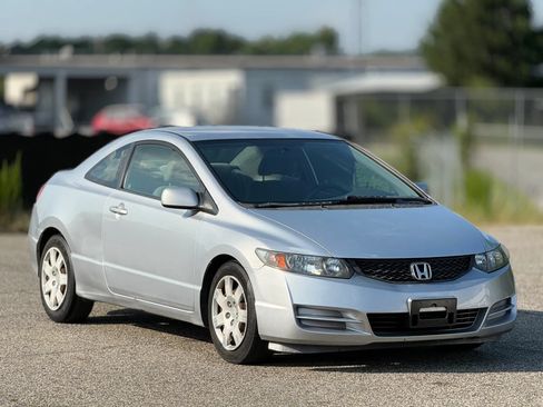 Used 2010 Honda Civic LX image 1