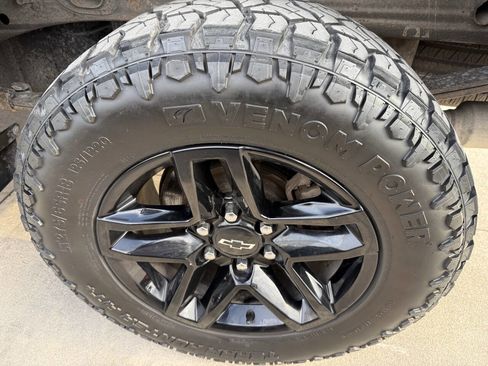 Used 2020 Chevrolet Silverado 1500 LT Trail Boss image 7