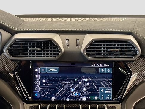 Used 2023 Lamborghini Urus Performante image 12