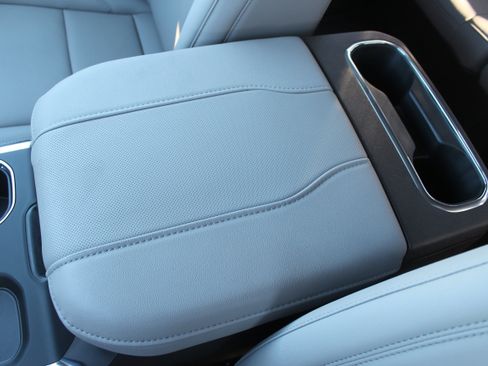 New 2026 GMC Sierra 1500 SLT image 43