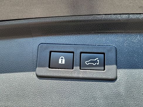 Used 2021 Subaru Outback Touring w/ Popular Package #2 AWD/4WD image 27