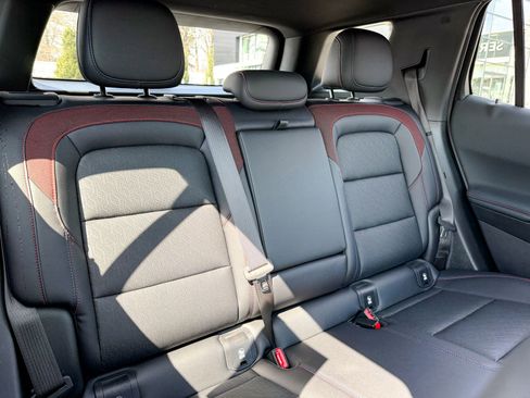 Used 2025 Chevrolet Equinox RS w/ Convenience Package III image 13