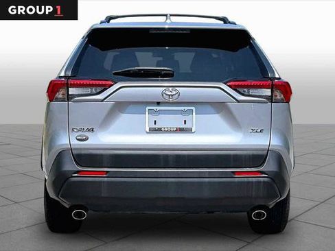 Certified 2019 Toyota RAV4 XLE Premium FWD image 5