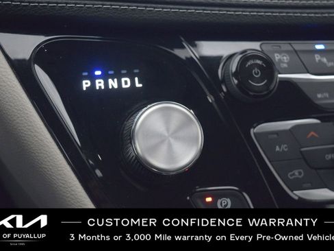 Used 2023 Chrysler Pacifica Touring-L image 24