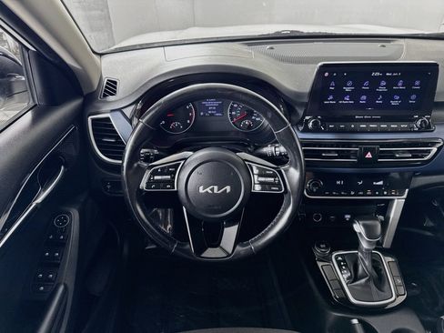 Used 2022 Kia Seltos S FWD image 23