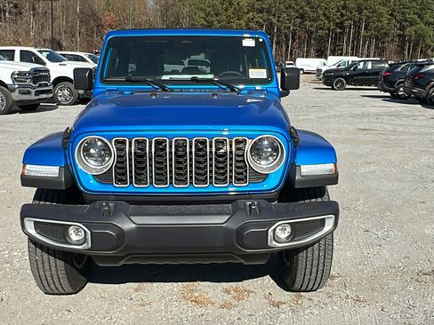 New 2026 Jeep Wrangler Unlimited Sahara AWD/4WD image 3