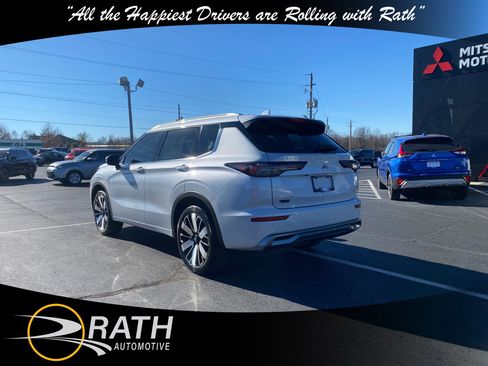 New 2025 Mitsubishi Outlander SEL image 7