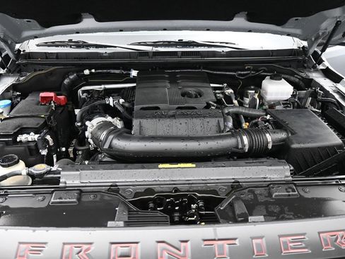 Used 2024 Nissan Frontier PRO-4X w/ Off-Road Protection Package image 18